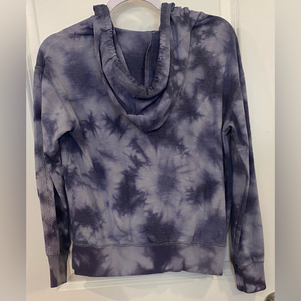Knox Rose Hoodie Small Blue Tie Dye Kangaroo Pocket Crochet On Sleeve Drawstring - Picture 4 of 6